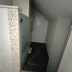 8 Privees Dans De Partagee De 350m2 别墅 沙勒罗瓦