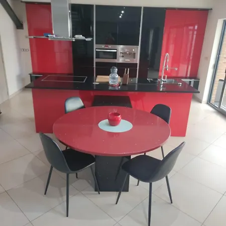 8 Privees Dans De Partagee De 350m2 *