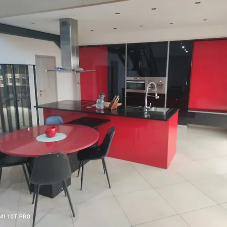 8 Privees Dans De Partagee De 350m2