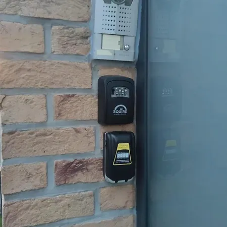 8 Privees Dans De Partagee De 350m2 Villa *