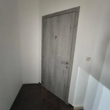 8 Privees Dans De Partagee De 350m2 *