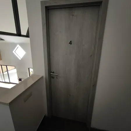 Villa 8 Privees Dans De Partagee De 350m2 Charleroi