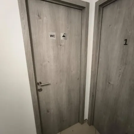 Villa 8 Privees Dans De Partagee De 350m2 *