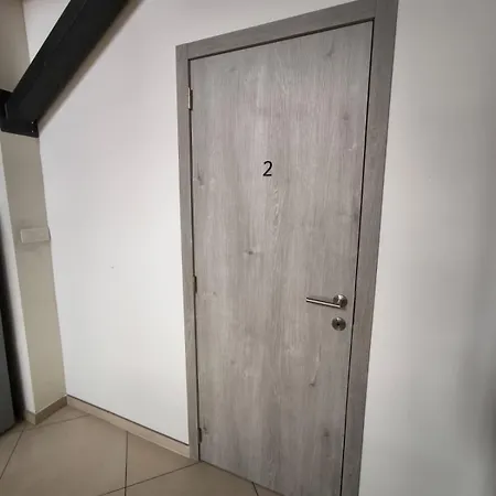 8 Privees Dans De Partagee De 350m2