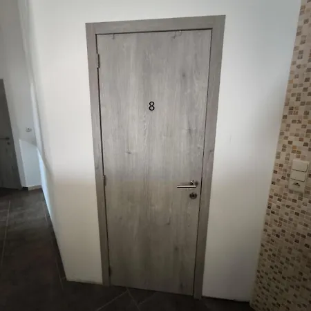 8 Privees Dans De Partagee De 350m2 *