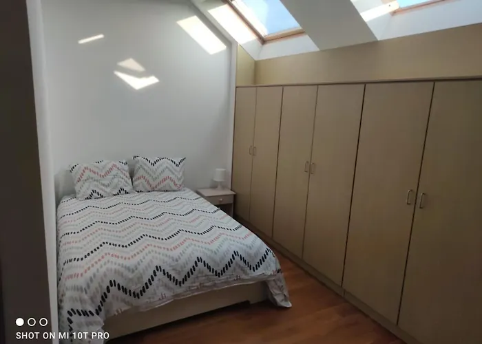 Villa 8 Privees Dans De Partagee De 350m2 Charleroi