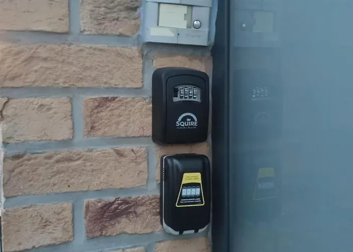 8 Privees Dans De Partagee De 350m2 Villa *