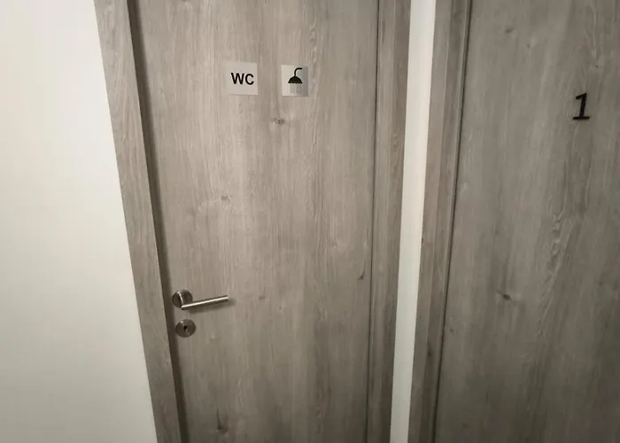 Villa 8 Privees Dans De Partagee De 350m2 *