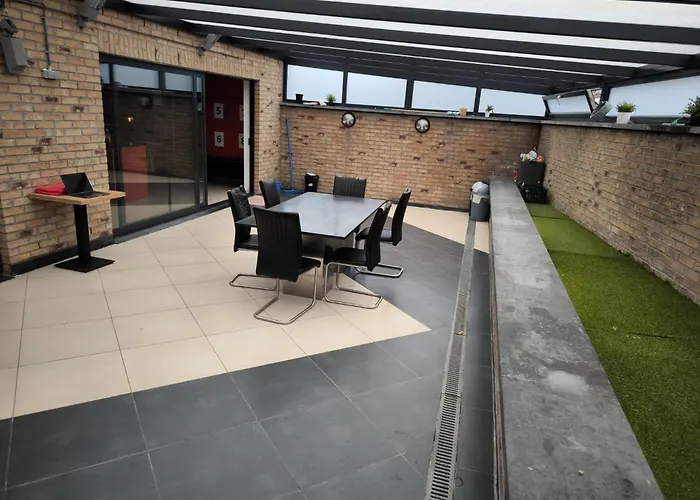 8 Privees Dans De Partagee De 350m2 *