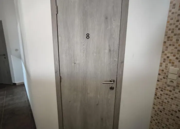 8 Privees Dans De Partagee De 350m2 *